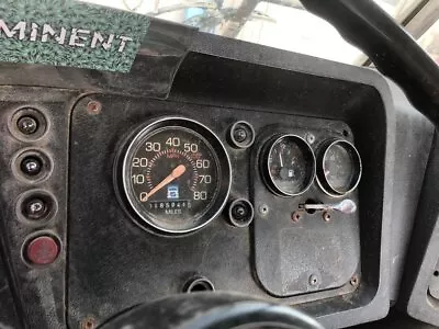 Volvo WX Speedometer Instrument Cluster - Used • $129.99