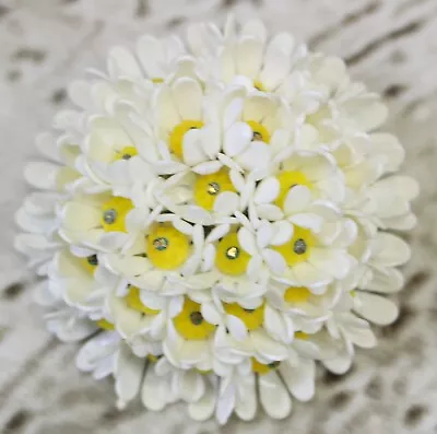 Vintage West Germany Chamomile Daisy Flower Plastic Brooch Pin Floral White • $10.99