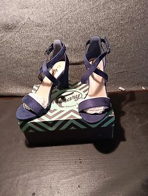Trary US 7 Womens  Blue Velvet Chunky Heels • $13