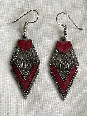 Vintage Two Sisters Dangle Earrings French Wire Red/Gray • $6