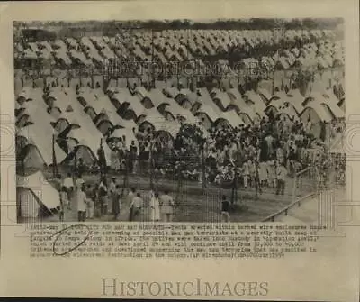 1954 Press Photo Natives In Langata Camp Questioned About Mau Mau Terrorists • £19.27