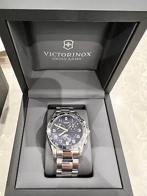 £449 • Buy Victorinox Swiss Army 40mm Classic Steel Blue Dial Men Quartz Watch 241497