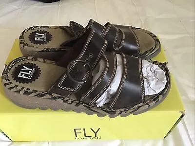 £15 • Buy Ladies Fly Sandals Size 7 - Very Little Wear EU 40