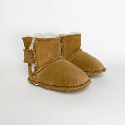 Minnetonka Sheepskin Pug Bootie Boots Infant Toddler Size 2 • $24.95