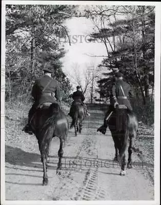 1963 Press Photo MDC Police On Way To Patrol On Horseback Stonehaw - Lrb37147 • $24.88