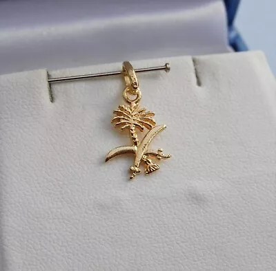 ITALIAN 18CT YELLOW GOLD PALM TREE + CROSSED SWORDS SAUDI ARABIA CHARM - 0.8g • £74.99