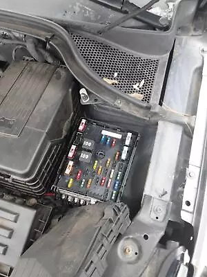 Used Fuse Box Fits: 2013 Volkswagen Tiguan Engine Compartment Grade A • $147.99