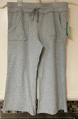 NEW! Announcements Maternity Cropped Sweatpants XL Gray Flare NWT! • $12