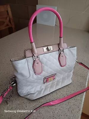 Guess Handbag • $49.99