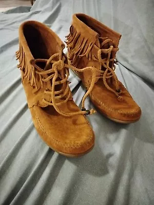 Minne Tonka Moccasins Size 9.5 Brown Leather Fringe  • $11