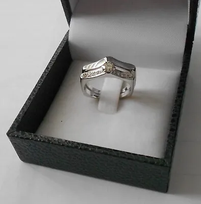 £455 • Buy 18ct Solid Diamond Ring And Matching Plain Wedding Ring Heavy 8.90 Grams