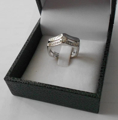 £455 • Buy 18ct Solid Diamond Ring And Matching Plain Wedding Ring Heavy 8.90 Grams
