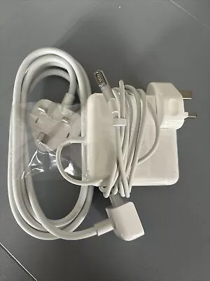 Apple Power Adaptive And Extension Cord 60w MagSafe • £15