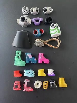 23 Items - Small Doll Plastic Outfits And Odd Shoes • £3.60