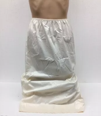 Vtg Van Raalte Lingerie Ivory Nylon Half Slip  - Women’s Size Medium 27”-29  • $15