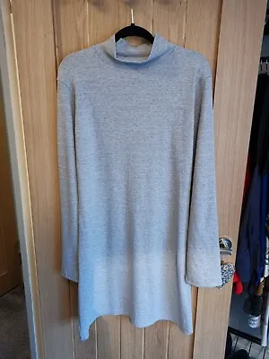 Boohoo Grey Longline Top Size 22 • £6