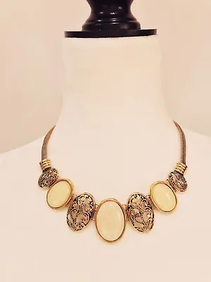 VINTAGE JEWELRY - 1970s Faux Ivory Cabochon Gold Plated Lattice Collar Necklace • $42.99