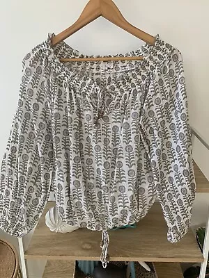 Tigerlily Tatienne Top Blouse Size 8. • $20