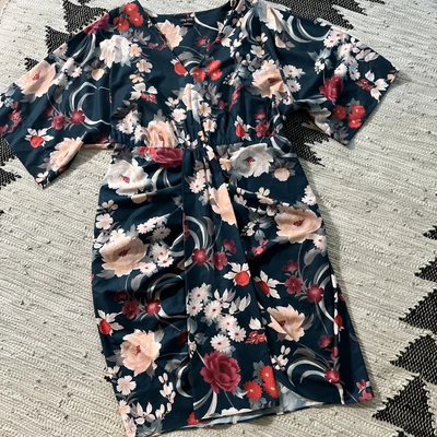 $21 • Buy City Chic Dress Size S As New Floral Lined Big Sleeves