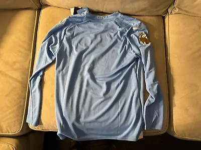 Manchester City Jersey Medium Long Sleeve • $2