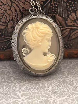 Victorian Lady Cameo Large Locket Necklace Wedding  BIRTHDAY Gift Mom Grandma • $24.33