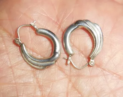 Vintage  Sterling Silver Earrings Beautiful Hoop Design Nr • $6.99