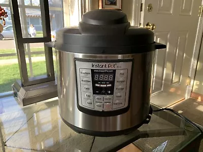 Instant Pot 6-in-1 Multi Use 6 Quart Electric Pressure Cooker IP-LUX60 V3 • $39.99