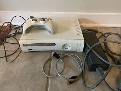 Xbox 360 White Console W/ Cables & Wired Controller *Doesn’t Read Discs* • $44.95