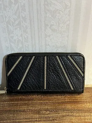 R&Em Wallet Women’s Black Zipper Pattern • $25