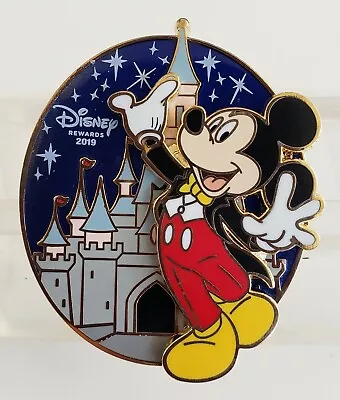 Disney Mickey Mouse Visa Rewards 2019 Cardholder Pin-free Shipping! • $23.90