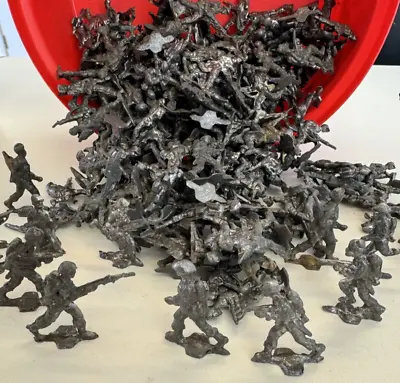 Large Quantity Of 218 X ASSORTED VINTAGE METAL MILITARY FIGURES WAR FIGHTERS MEN • £145