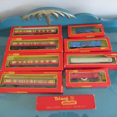 £115 • Buy Job Lot Hornby Tri-Ang 00 Gauge Rolling Stock Coaches, Wagons, Vans, Etc