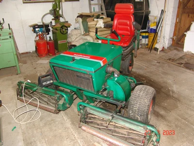 £2000 • Buy Pre Owned Ransomes Ride On Mower