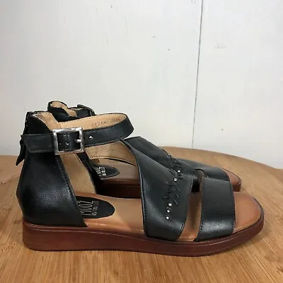 Miz Mooz Shoes Womens 38 US 7 Gladiator Sandals Geranium Black Leather Casual • $39.98