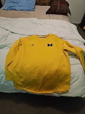UsedNike Dri-Fit  Michigan Wolverines Long Sleeve Sweatshirt Yellow Men Size XL  • $44.99