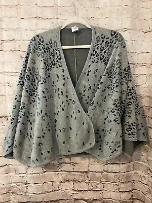 Cabi Sweater Womens One Size Cardigan Cape Wrap Gray Animal Print Open Front • $18.99