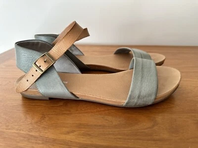Django And Juliette Jinnit Steel Tan Leather Sandals 39 RRP $130 • $45