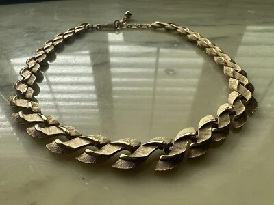 £99 • Buy Vintage TRIFARI Gold Tone Necklace