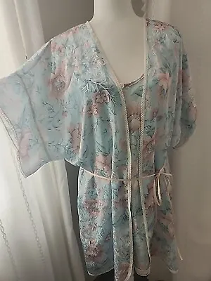 Vintage Nylon Silky Short Nightgown Floral Robe Peignoir Set ROSES Peach Large • $24.99