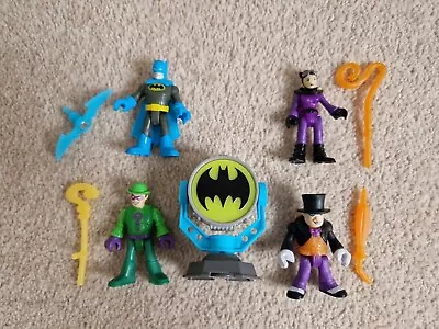Imaginext DC Super Friends Batman Figures And Light Up Bat Signal • £10