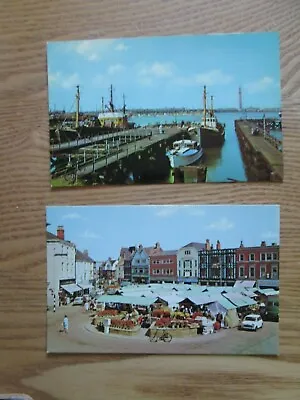 £0.99 • Buy 2x Postcards Of Grimsby - Market Place & The New Fish Docks (Unposted)