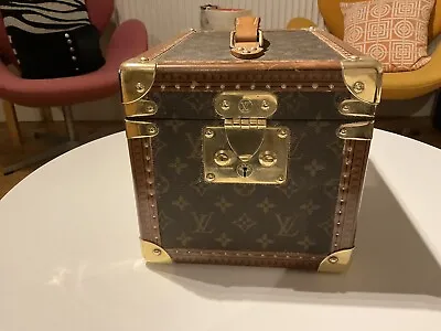 LOUIS  VUITTON Beauty Case Vintage. • £1600