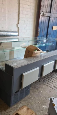 £1000 • Buy Araya A25F 2.5m Flat Glass Serve Over Fridge/Chiller Counter