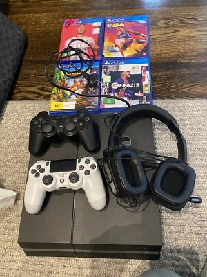 $180 • Buy PlayStation 4 Console -PS4 Black 500GB - CUH-1202A Console & Bundle