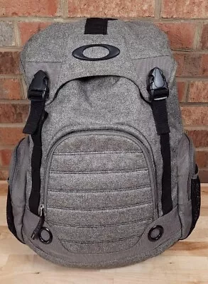 OAKLEY Gearbox 32L Backpack Travel Bag 92793-23Q Gray Black • $39