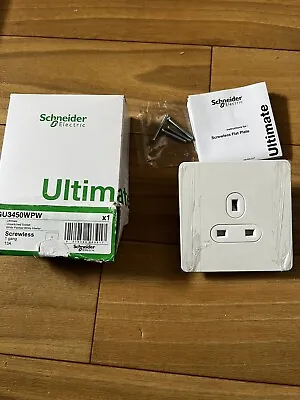 Schneider Electric Ultimate Screwless Flat Plate • £60