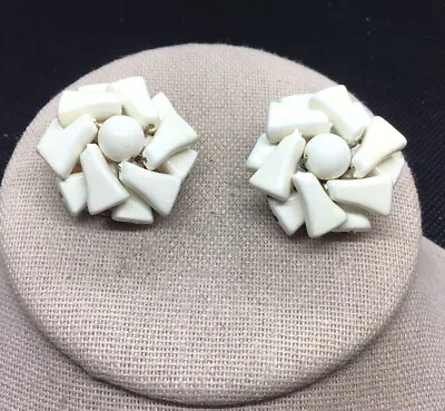 Vintage Gold Tone Costume White Plastic Stone Clip Earrings A902 • $5.99