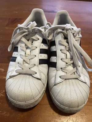 $10 • Buy Size 5.5 - Adidas Superstar White