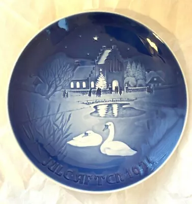 B & G / Bing And Grondahl ~ 1974 Annual   Christmas In The Village  Plate ~ Mint • $15