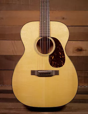 Martin 00-18 Standard Series Acoustic • $2799